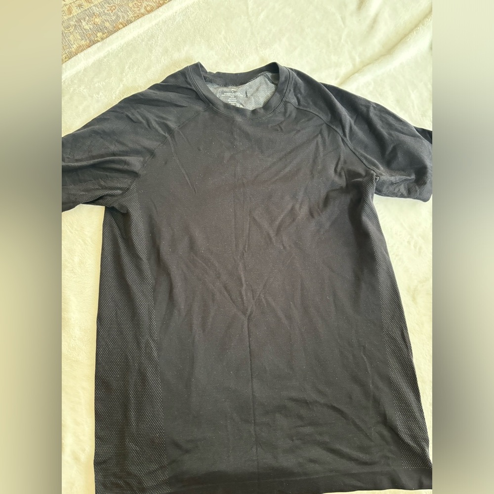Black Fabletics Tee Medium
